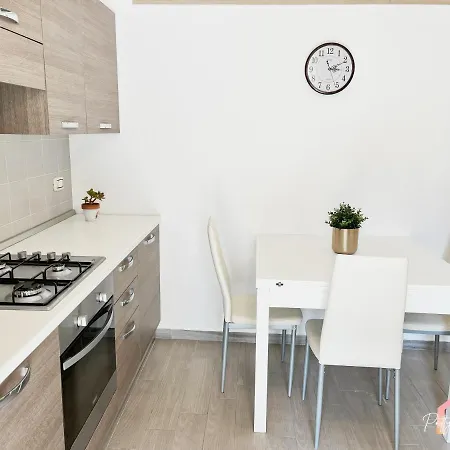 Patty Maison - Large & New Central Apartment Bari Exterior photo